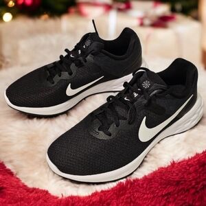 NWOT Nike Women's Revolution 6 Next Nature Fitness Running Athletic Shoes Size 8